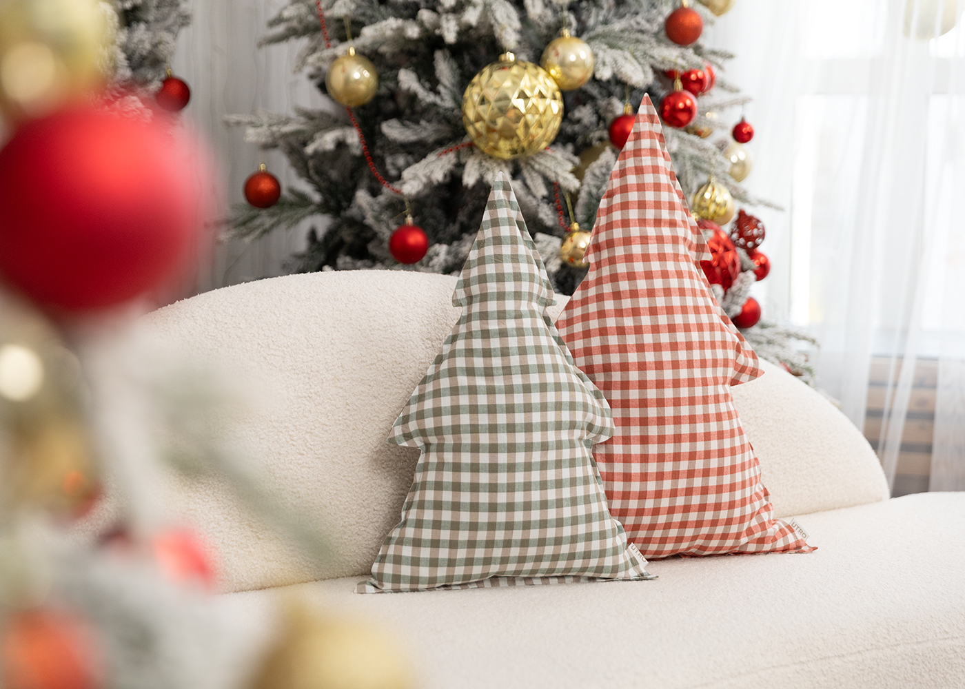 Декоративная подушка "Ёлка" зеленая клетчатая. Фото 1.