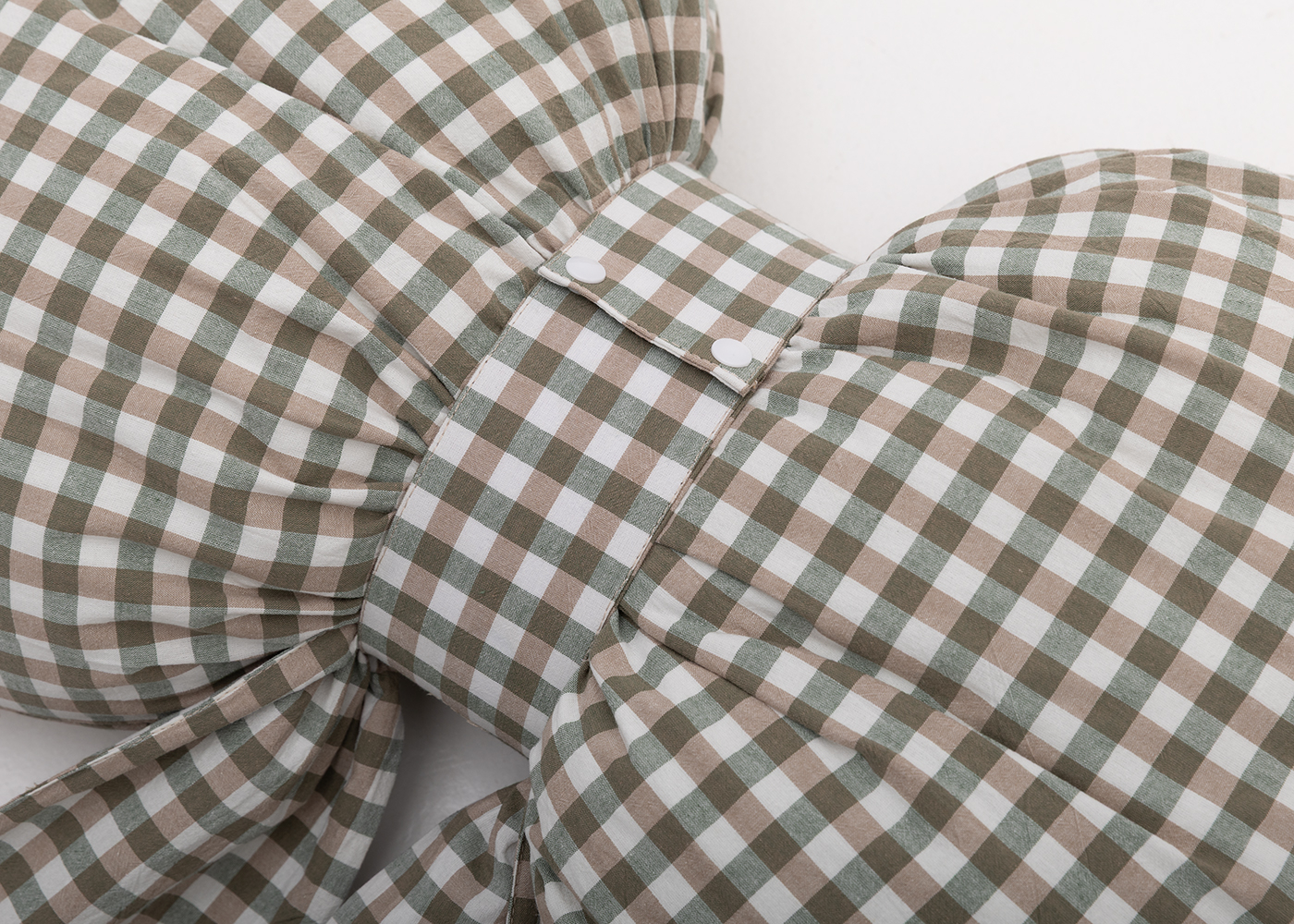 Декоративная подушка "Бант" зеленый клетчатый. Фото 4.