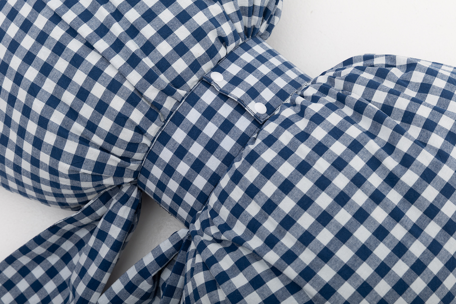 Декоративная подушка "Бант" синий клетчатый. Фото 4.