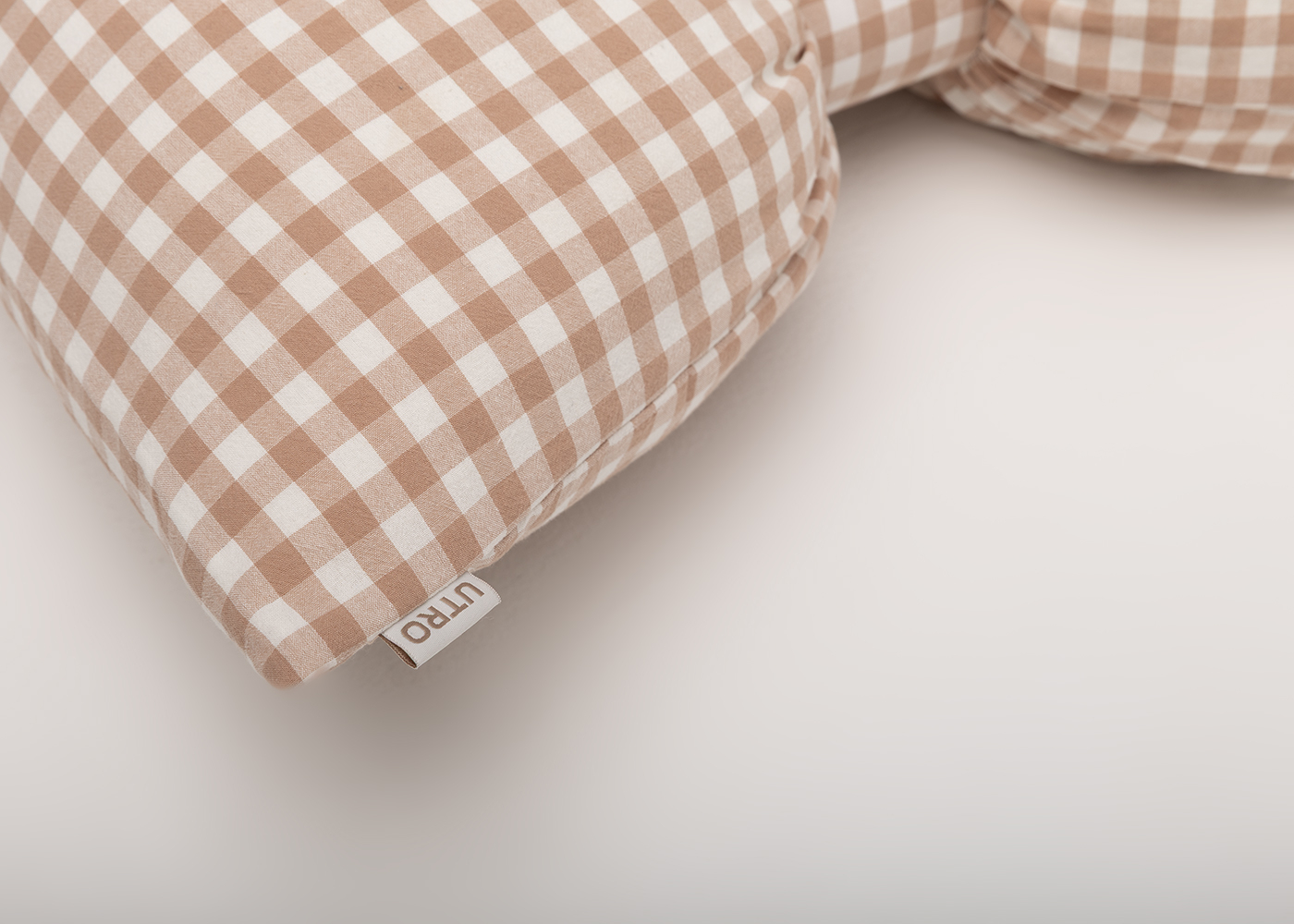 Декоративная подушка "Бант" бежевый клетчатый. Фото 2.