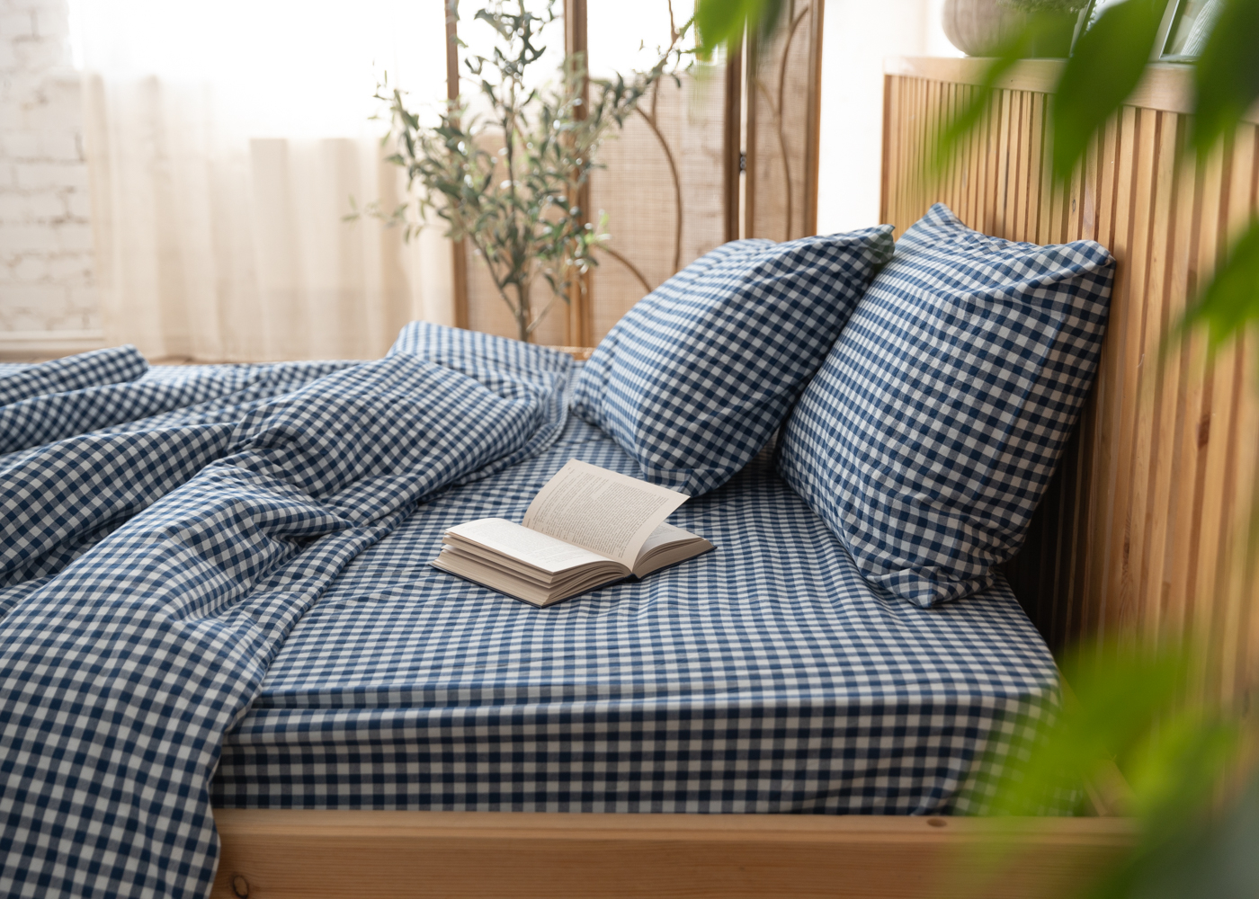 Комплект постельного белья UTRO из вареного хлопка, Синий клетчатый, Двуспальный, на резинке, 70 x 70 см. Фото 0.