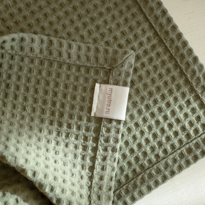 Набор кухонных вафельных полотенец зеленых.