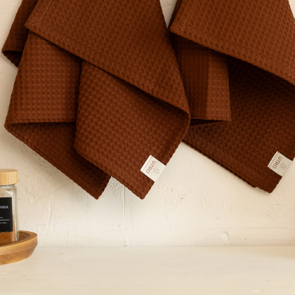 Кухонное вафельное полотенце коричневое.